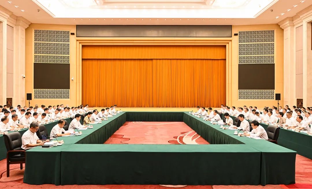 8月26日，推動成渝地區(qū)雙城經(jīng)濟圈建設重慶四川黨政聯(lián)席會議第十一次會議召開。記者 蘇思 攝/視覺重慶