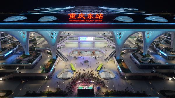 長生山歌之趨野歌會在重慶東站舉行。長生橋鎮(zhèn)樂陶社區(qū)供圖