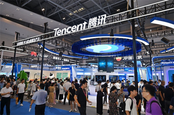 騰訊攜“AI全家桶”亮相2025世界智能產業(yè)博覽會。鄒樂攝