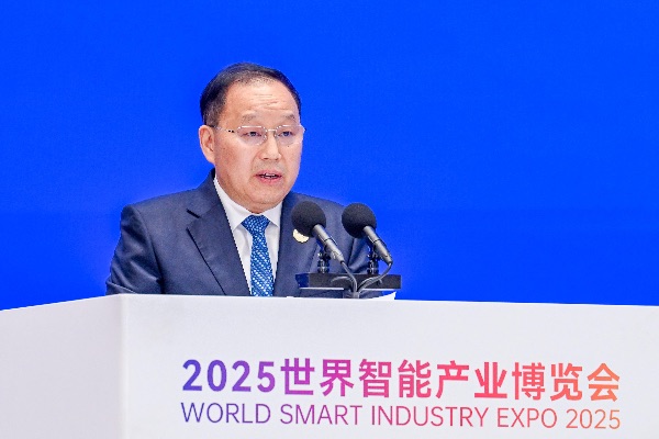 張興海作主題演講。主辦方供圖