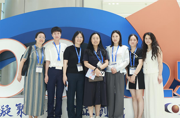 重慶南坪愛爾眼科醫(yī)院專家共赴學(xué)術(shù)會現(xiàn)場。重慶南坪愛爾眼科醫(yī)院供圖