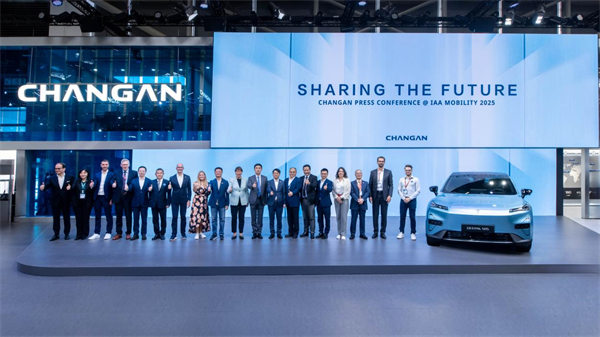 車展現(xiàn)場(chǎng)。長(zhǎng)安汽車供圖