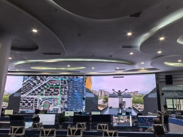 梁平區(qū)治理中心利用無(wú)人機(jī)開(kāi)展城區(qū)周邊秸稈焚燒巡查。梁平區(qū)治理中心供圖