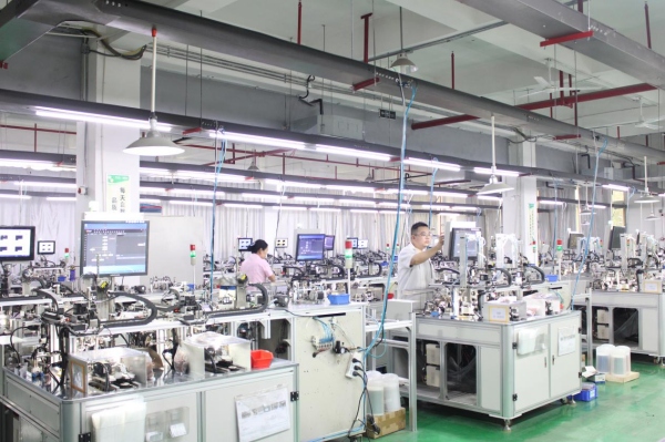 敏城電子生產(chǎn)車間。萬州區(qū)委宣傳部供圖