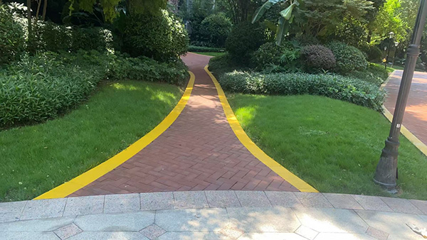 招商依云江灣社區(qū)煥新實(shí)景圖。招商蛇口重慶公司供圖