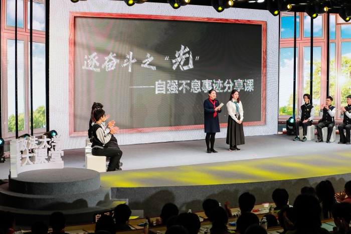 “重慶好人”唐心一在重慶市“好人進(jìn)校園”暨第三季度“重慶好人”發(fā)布活動(dòng)上進(jìn)行事跡分享。渝北區(qū)委宣傳部供圖