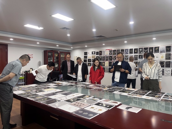 評(píng)審現(xiàn)場(chǎng)。大足區(qū)融媒體中心供圖