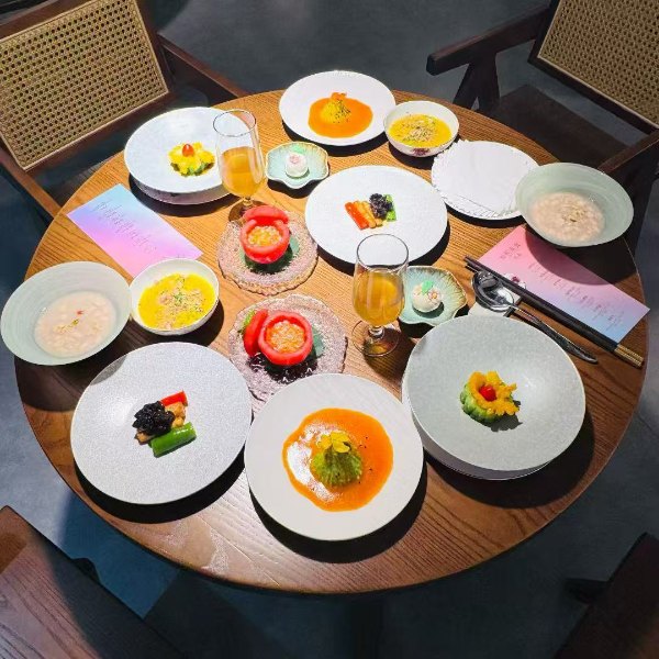 精致的餐食。陳俊攝