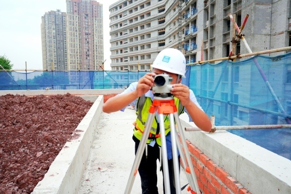 重慶市殘疾人康復(fù)中心二期工程建設(shè)現(xiàn)場。王洪宇攝