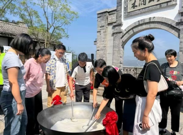 非遺豆花新鮮出爐。巴南區(qū)委宣傳部供圖