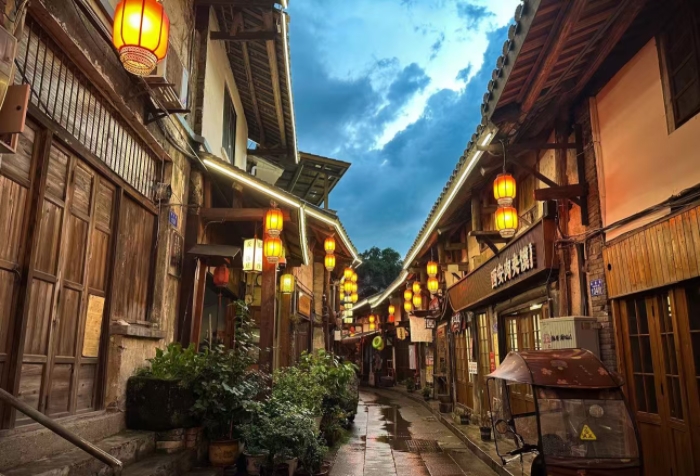 偏巖古鎮(zhèn)老街一景。劉言攝