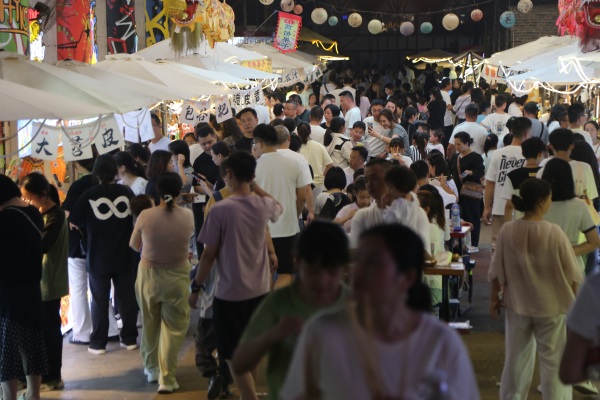 夜間消費(fèi)場景熱鬧非凡。景區(qū)供圖