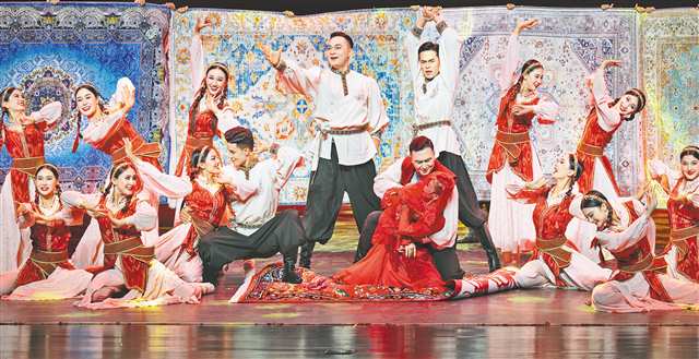 圖為參評作品表演現(xiàn)場。記者 張春曉 攝/視覺重慶