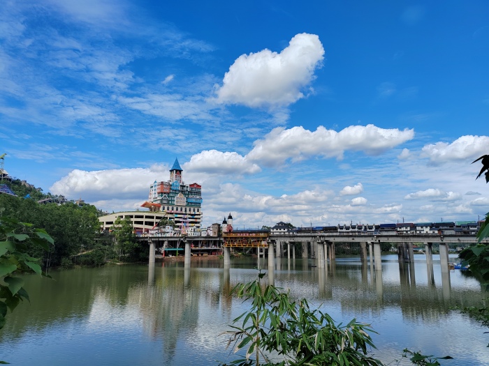 長江涪陵段雨過天晴景如畫。景區(qū)供圖