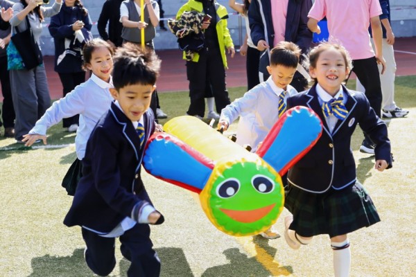 趣味挑戰(zhàn)賽。啟誠(chéng)巴蜀小學(xué)校供圖