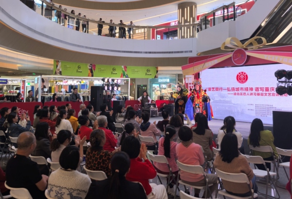 演出現(xiàn)場。王拙攝