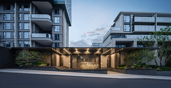 綠城春風(fēng)晴翠極萃項(xiàng)目大門實(shí)景圖。綠城供圖