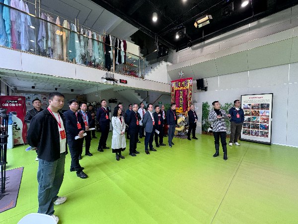 視察現(xiàn)場。陳俊攝