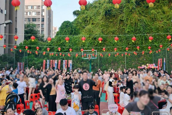 保利物業(yè)重慶公司往期業(yè)主活動。保利物業(yè)重慶公司供圖