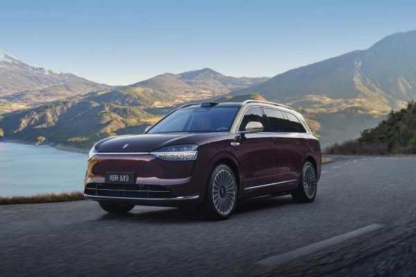 問(wèn)界M9。賽力斯供圖