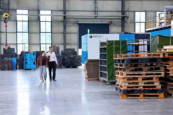 銀行工作人員實(shí)地走訪。向詩佳攝