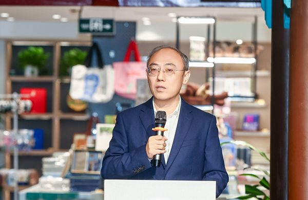 重慶大學(xué)黨委常委、副校長鄧紹江致辭。重慶大學(xué)供圖