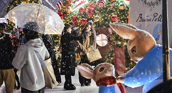 “比得兔奇冬漫游”主題展在重慶IFS展出