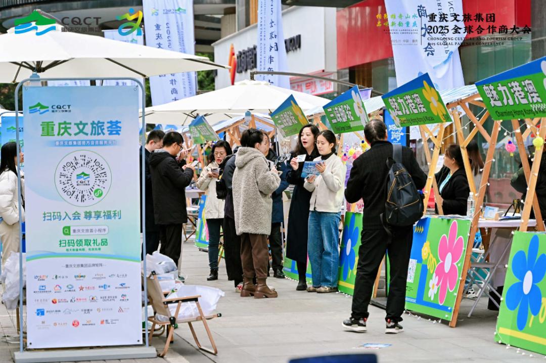 美好年走廊文旅大賣場活動(dòng)現(xiàn)場。該活動(dòng)三天銷售額約120萬元，超86%為旅游線路產(chǎn)品，總接待人次超11萬人次。主辦方供圖