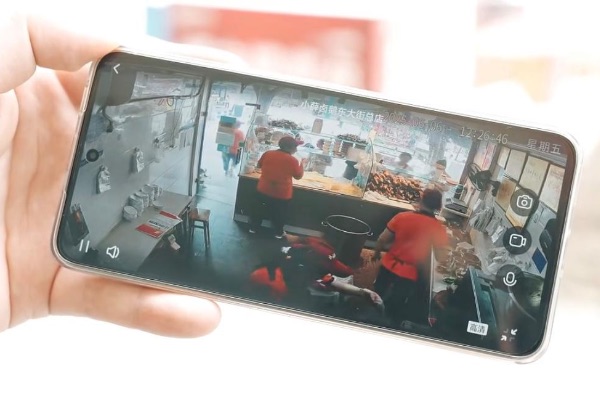 “互聯(lián)網(wǎng)+明廚亮灶+AI”智慧監(jiān)管系統(tǒng)。重慶電信供圖