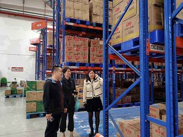 中國(guó)銀行沙坪壩支行走訪企業(yè)。重慶市委金融辦供圖